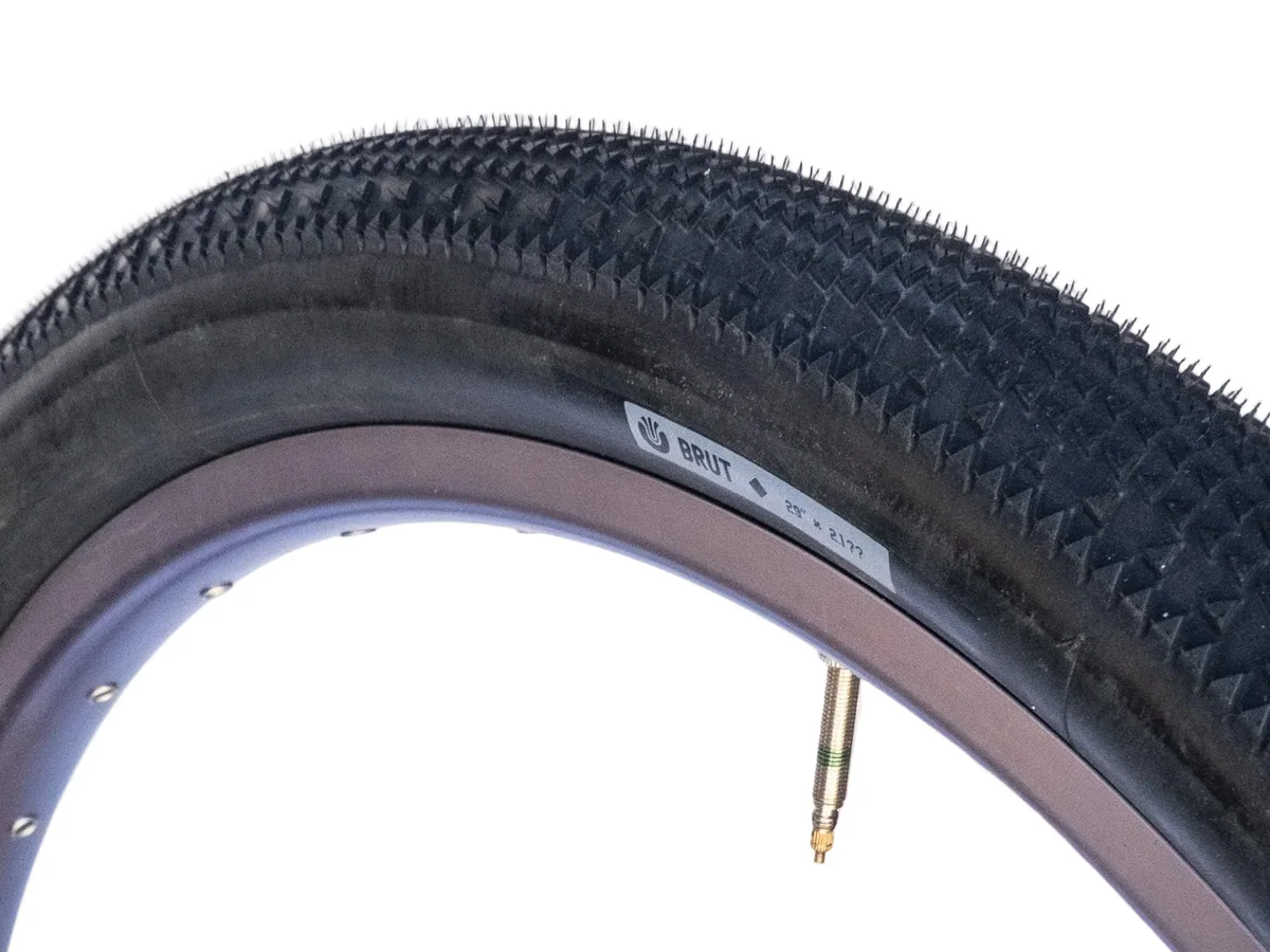 ULTRADYNAMICO BRUT ROBUSTO TYRES