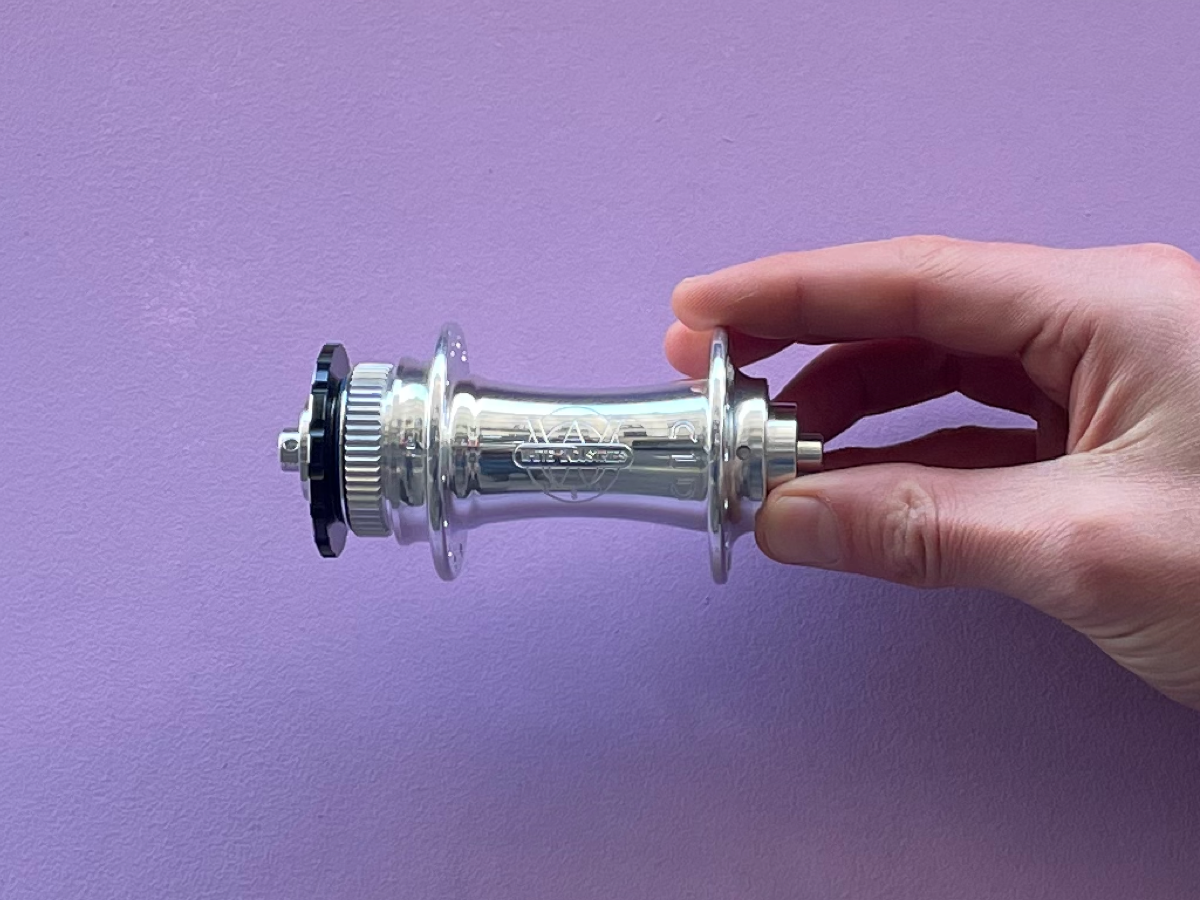 WHITE INDUSTRIES CLD FRONT HUB - QR - 28 HOLES