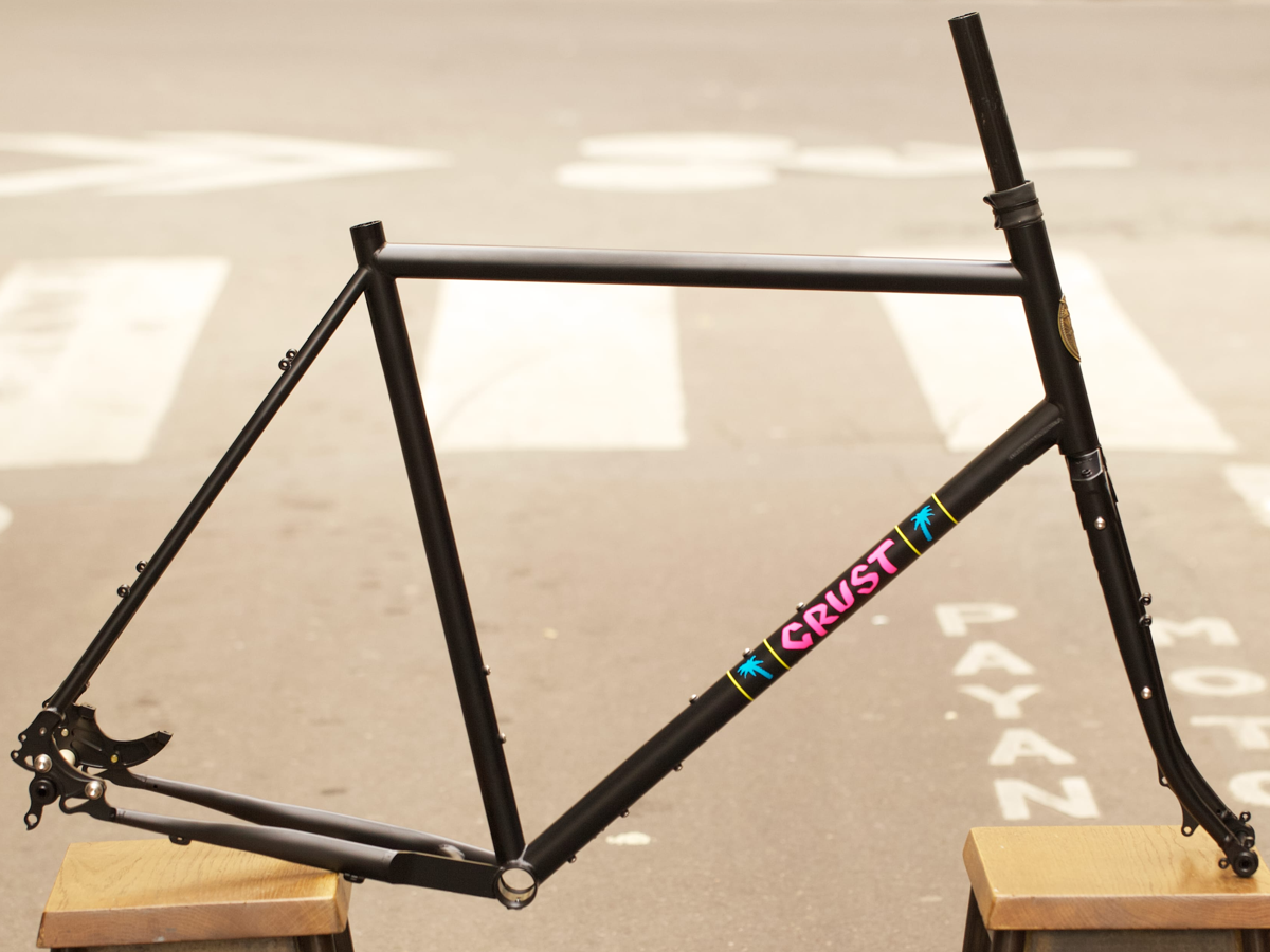 CRUST EVASION FRAME - SIZE 60 IN MATTE BLACK