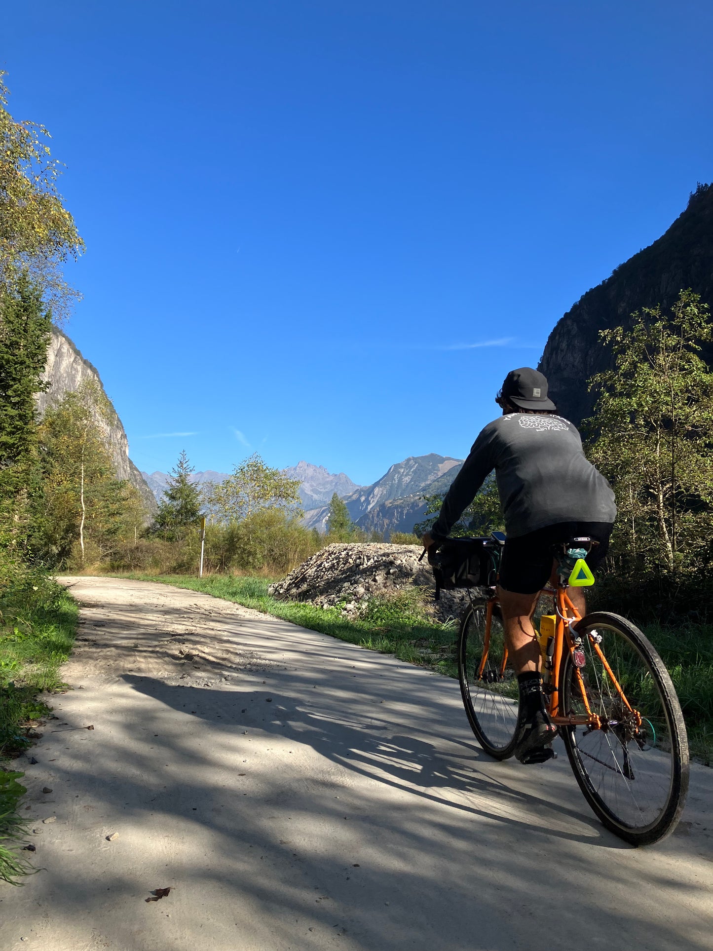 LA CHOUETTE PRESENTS - ALT D'HUEZ - DARKSIDE OF THE TOUR