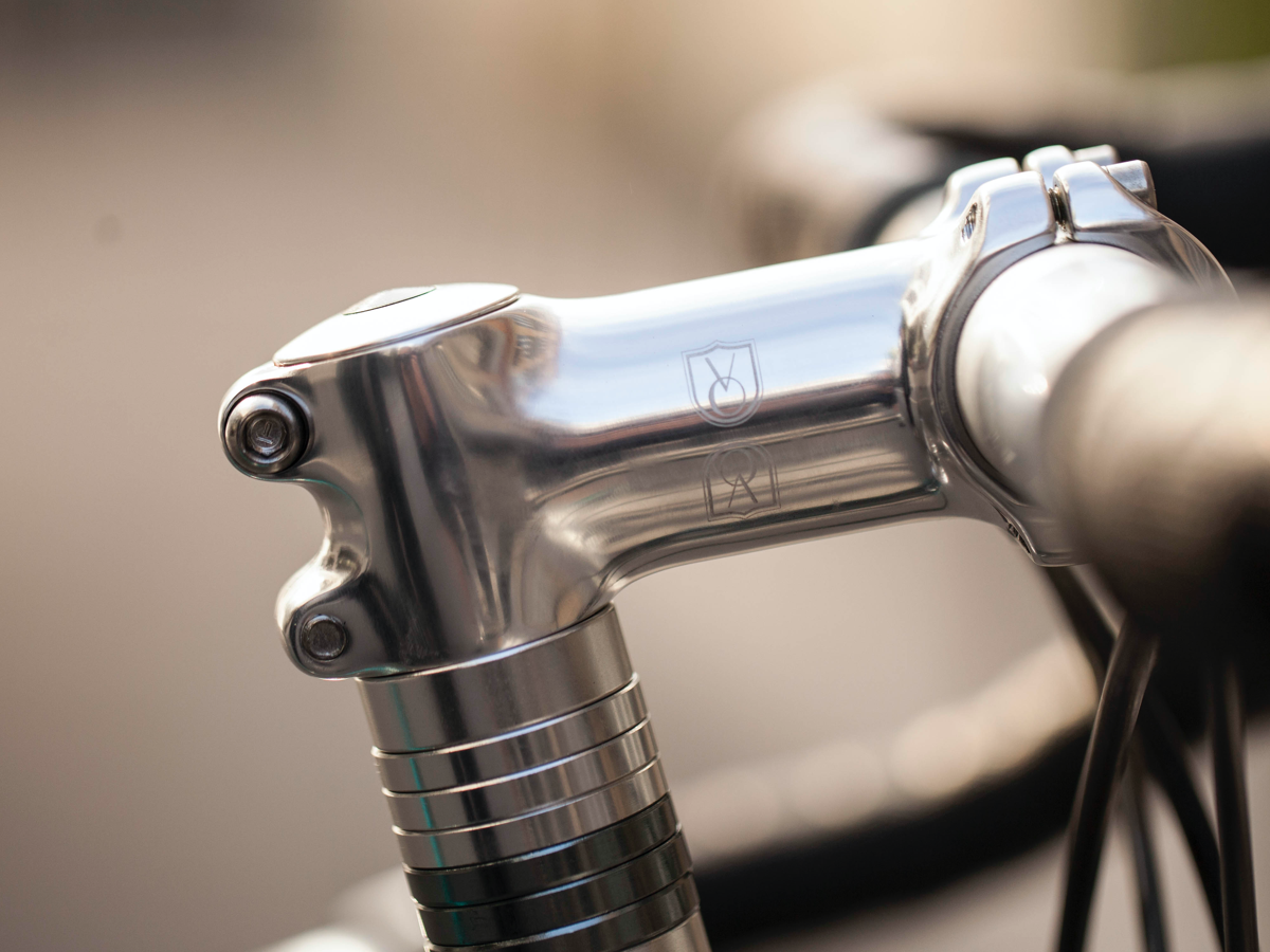 RICHARD'S BASSI HOG'S BACK