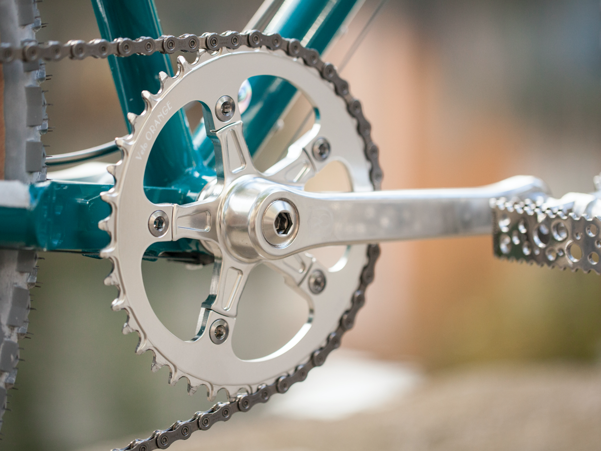 UGO'S BASSI HOG'S BACK