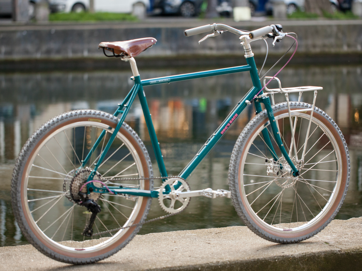 UGO'S BASSI HOG'S BACK