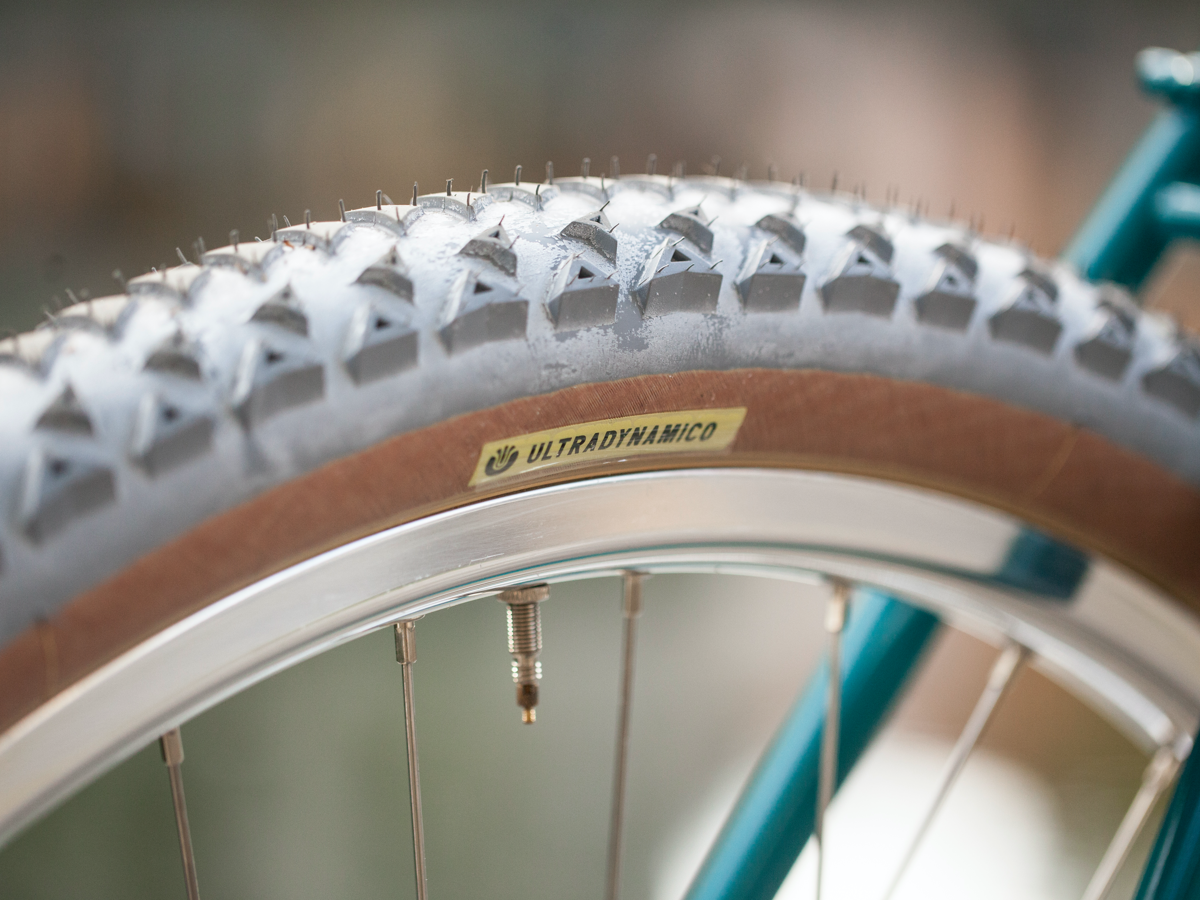 UGO'S BASSI HOG'S BACK