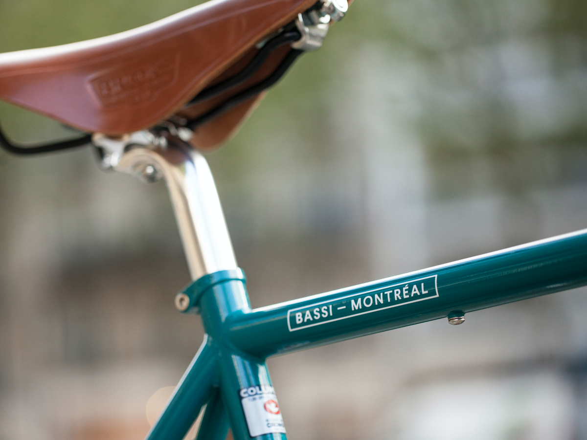 UGO'S BASSI HOG'S BACK