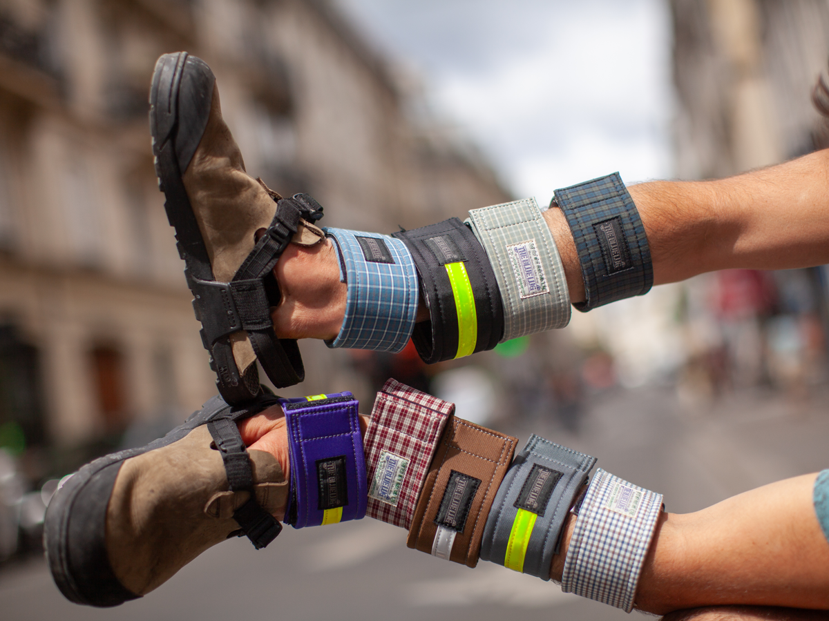 PINCE DE PANTALON ET RÉFLECTEUR BLUE LUG - MAGIC ROLLY 