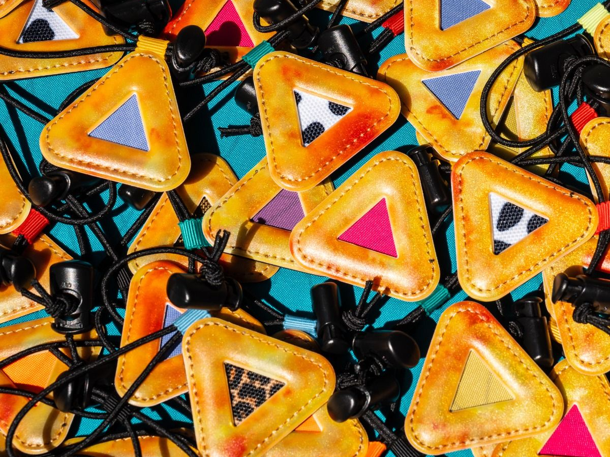 BLUE LUG MINI TRIANGLE REFLECTOR - FIRE DYE